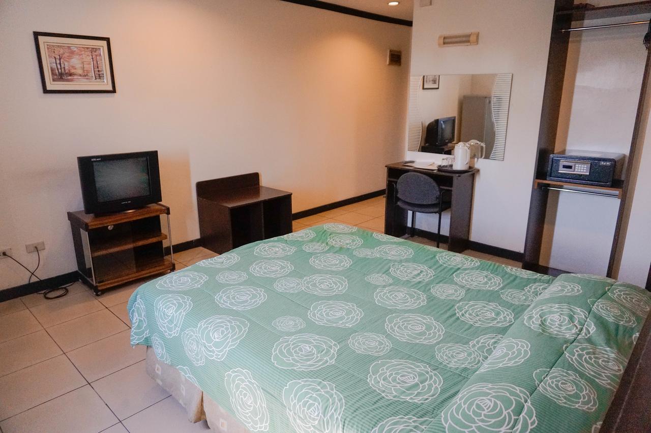 Crowne Garden Hotel Cebu Dış mekan fotoğraf